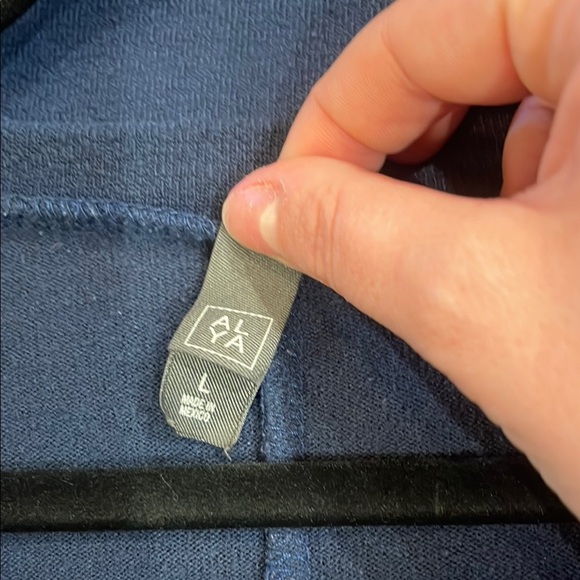 ⭐️ALYA Navy Blue V-Neck Women's drop shoulder Top short sleeve - Picture 2 of 3